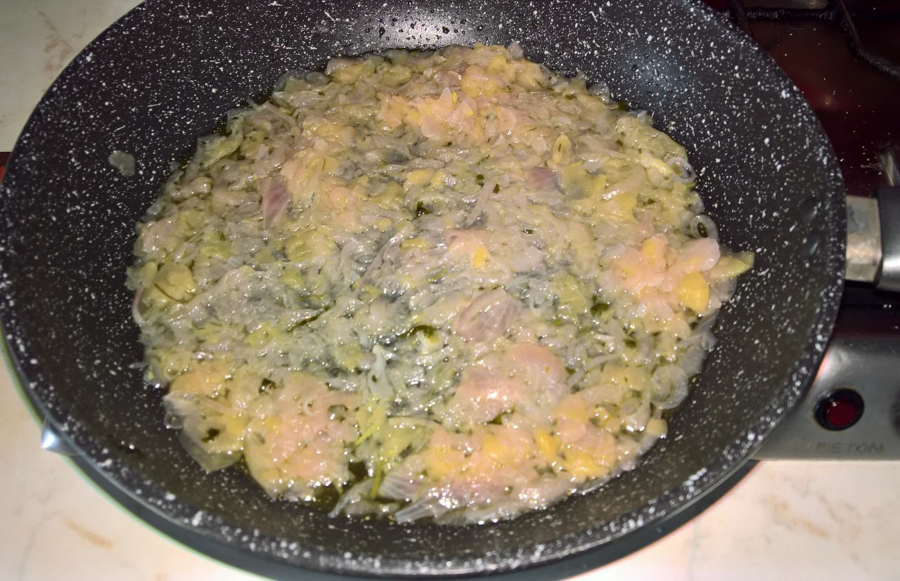 petto di pollo in salsa di cipolle e mele